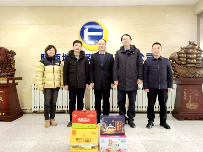 市總工會領(lǐng)導(dǎo)慰問我公司“咸陽市勞動模范”徐濤