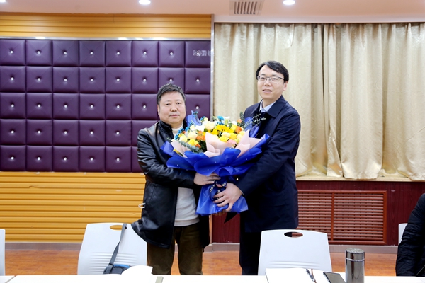 我公司召開退休領(lǐng)導歡送會